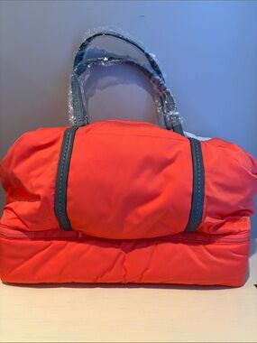 NWT Vera Bradley Coral Reef Midtown Travel Bag with Faux Leather Trim